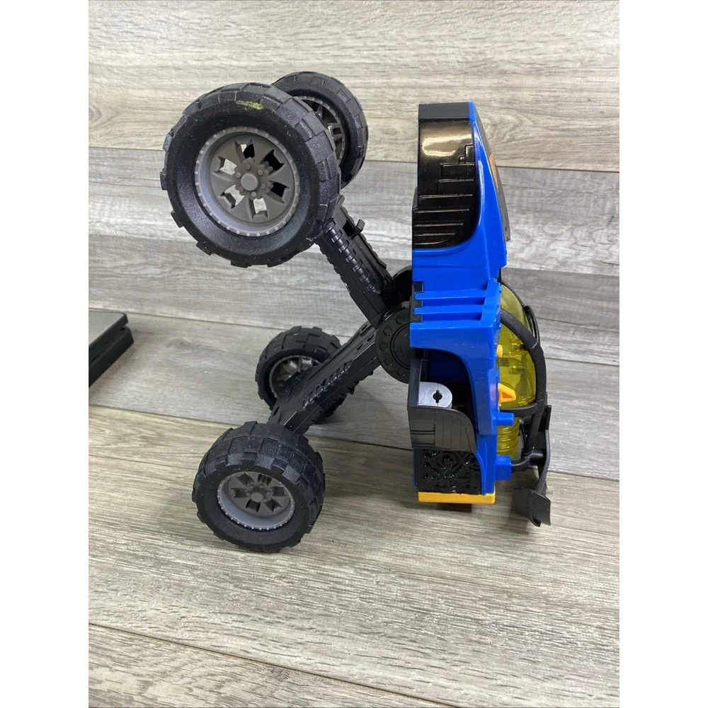 Fisher‎ Price Imaginext DC Hero World Transforming Batmobile Batman Light Sound